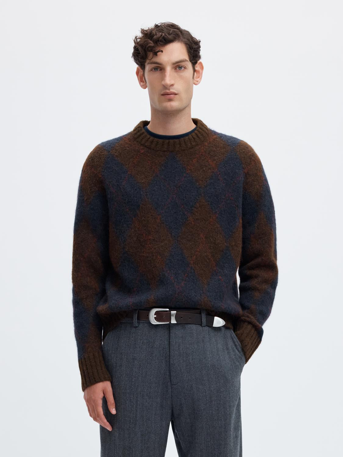 model_shot-front